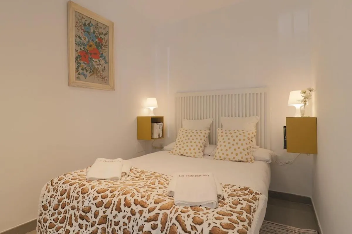 C52 - Seaside 2 Bedrooms By The Center 말라가 아파트